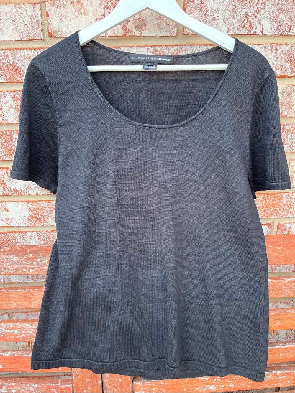 Linda Allard Ellen Tracy Black 100 Silk Short Sleeve Knit Blouse Size Large NWOT